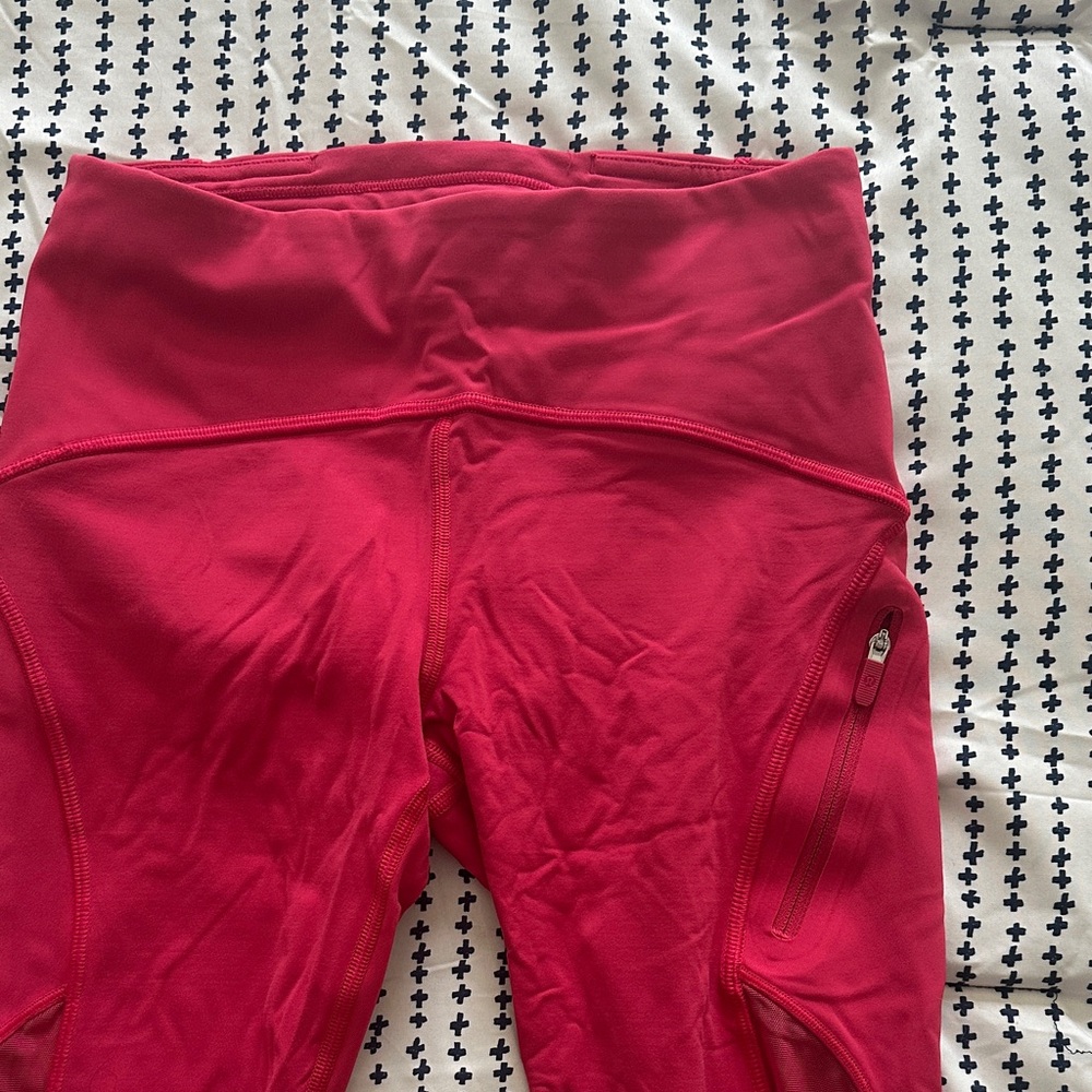 Lululemon Pink Legging Capri - Picture 3 of 4